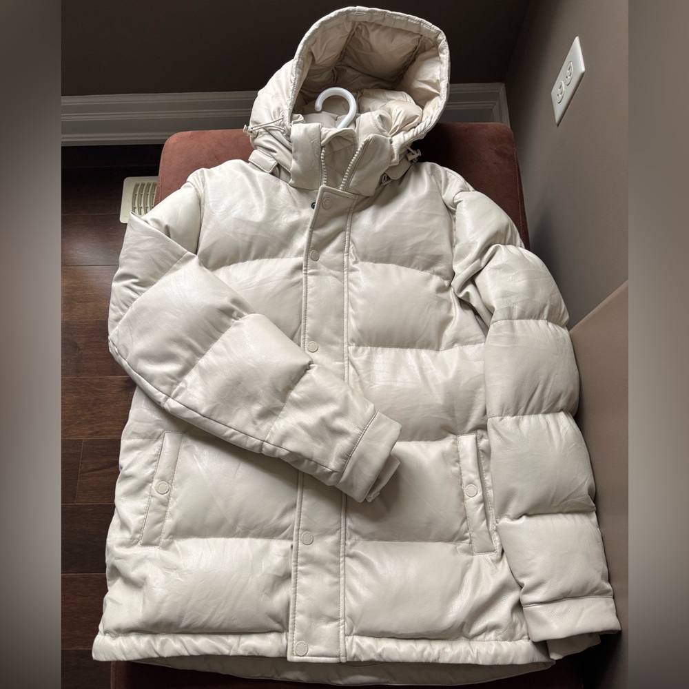 Brand new with tag Aritzia Off-White Vegan Leather Puffer Jacket